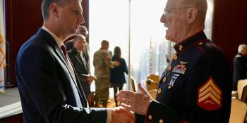 Magaziner speaks with Veteran