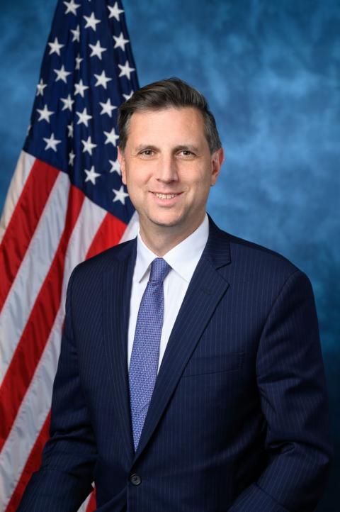 Seth Magaziner Official photo